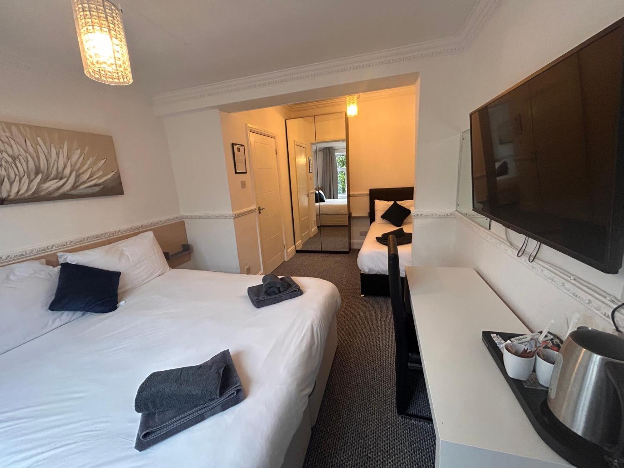 Charnwood Regency Guest House Loughborough Bagian luar foto